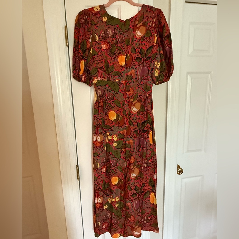 EUC Gwyneth Dress Highland Orchard Berry
Lulani Floral by Rhode - Picture 3 of 6